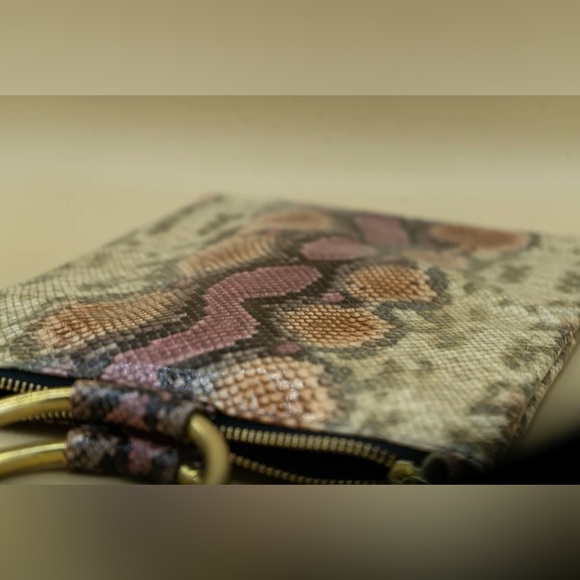 OLIVEVE HANDBAG ROSE
SNAKE LAINE RING BAG - Picture 3 of 5